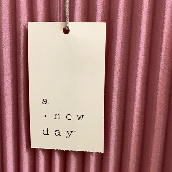 Super cute pleated strappy blouse -Sz L Dusty Rose - Picture 4 of 5